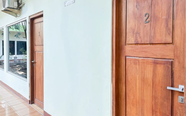 Global Inn Syariah RedPartner near Juanda T1 Airport