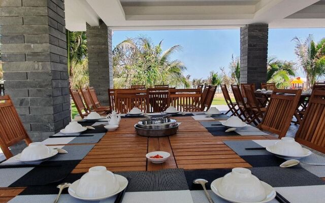 Starlight Villa Beach Resort & Spa