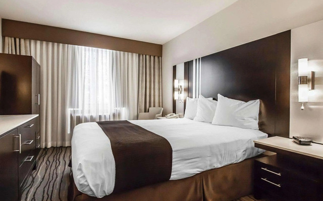 Comfort Hotel Vancouver Airport