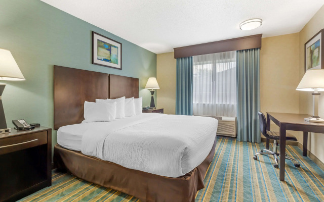 Best Western Plus Berkshire Hills Inn & Suites