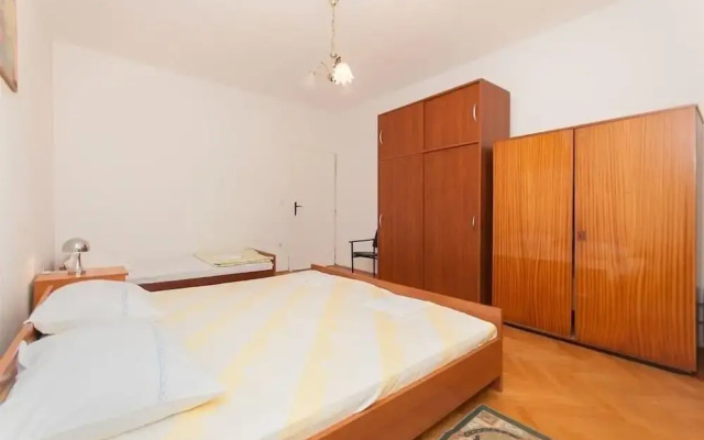 Zri - Low-cost and Spacious - A1