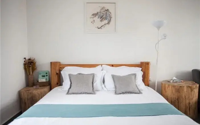 YiHai ZhuYuan Boutique Inn