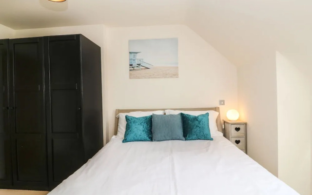 Harbour Reach 6