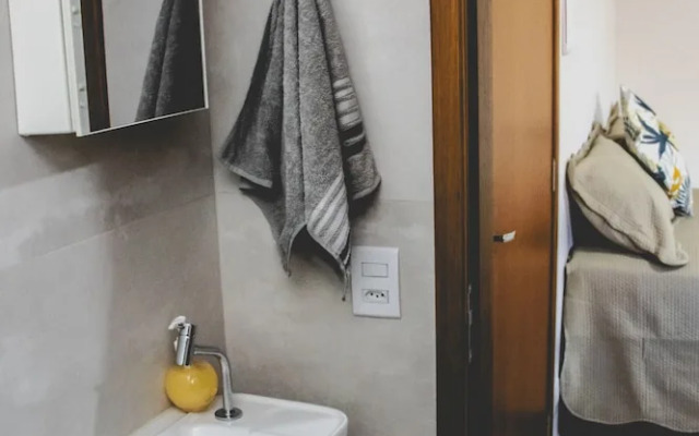 Tima Kitnet Prox Unifei com Wi-fi e Smart TV