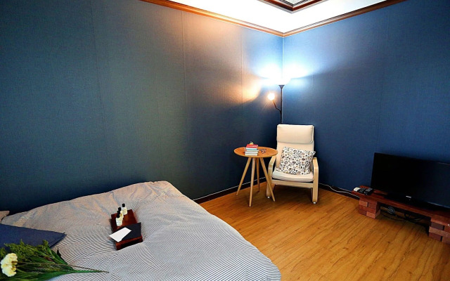 Luna in Jeju Pension