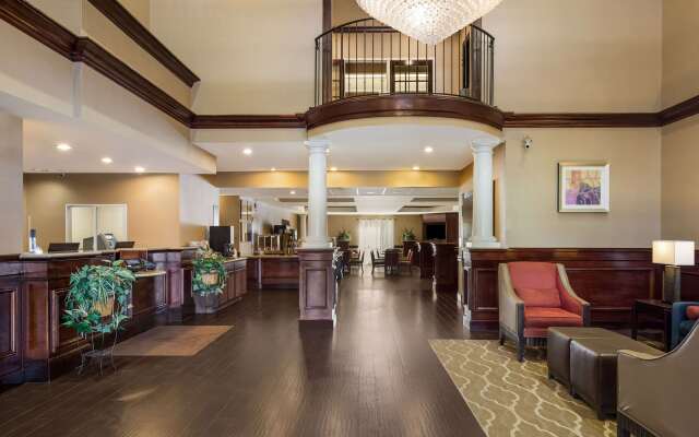 Comfort Suites Near University