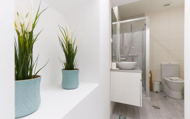Benfica Apartments I by Homing