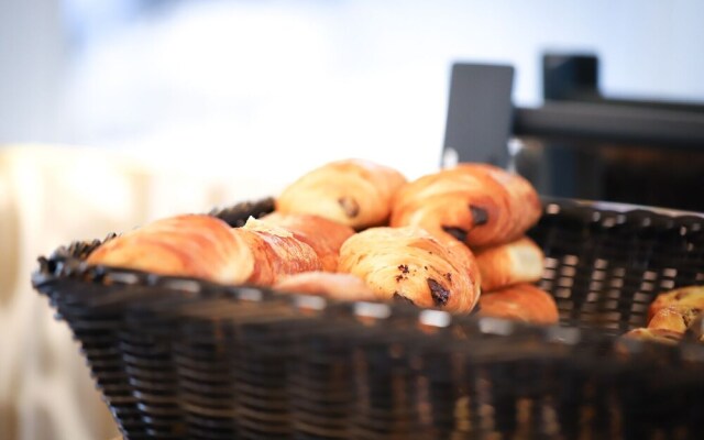 Logis Hôtel Saint-Guirec et de la Plage