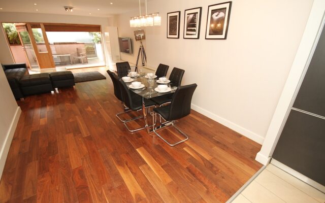 Grand Canal Quay - 3 BR Apartment
