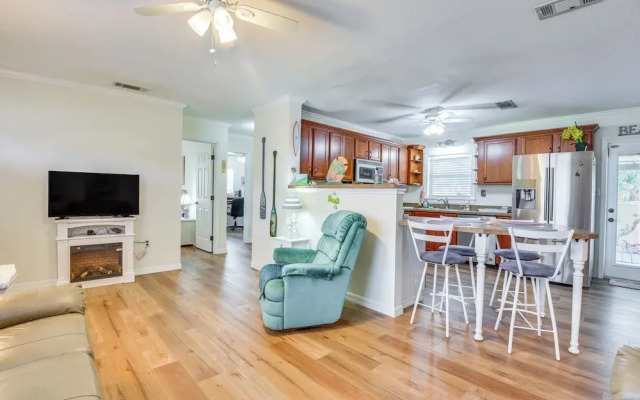 1 Mi to Anna Maria Island: Pet-friendly Retreat