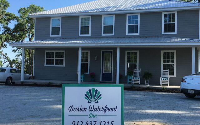 Darien Waterfront Inn