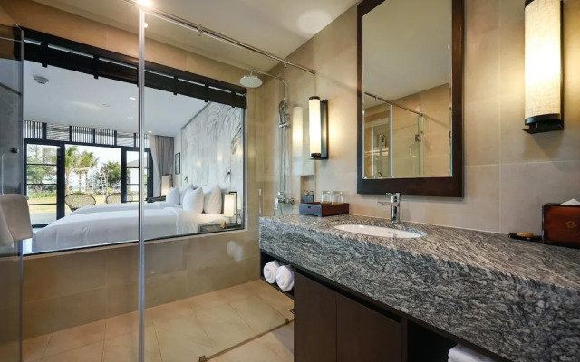 Emerald Ho Tram Resort