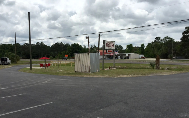 Three Rivers Motel