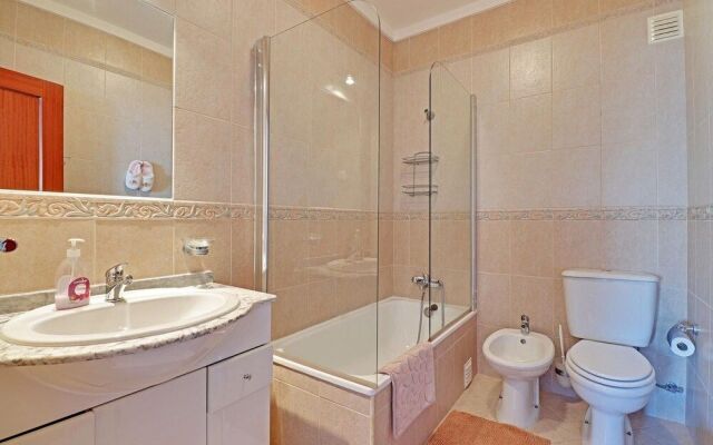 PRAIA DA ROCHA CENTRAL WITH POOL by HOMING