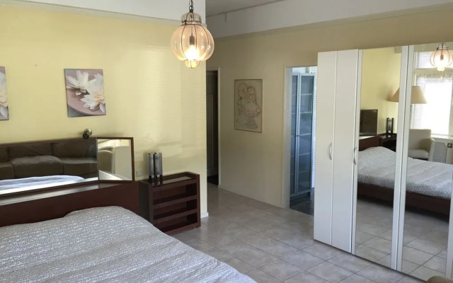 Budget Beach Studios