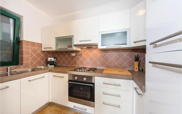 Three-Bedroom Apartment in Privlaka