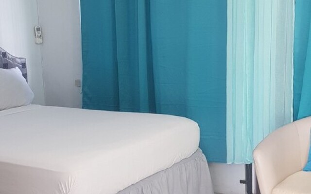 Gated Studio By The Pavillian Mall Near US Embassy Liguanea Kingston