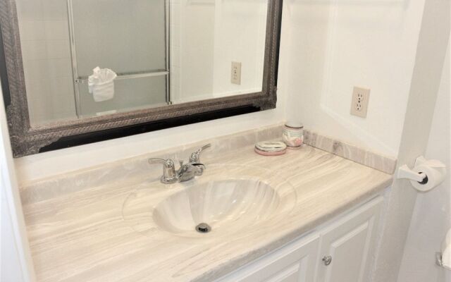 Jamaica Royale 602 - 2 Br Condo