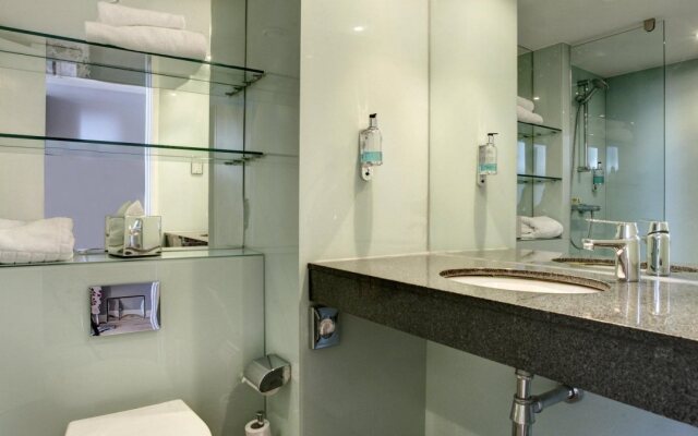 Holiday Inn London - Luton Airport by IHG