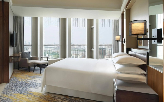 Sheraton Grand Shanghai Pudong Hotel & Residences