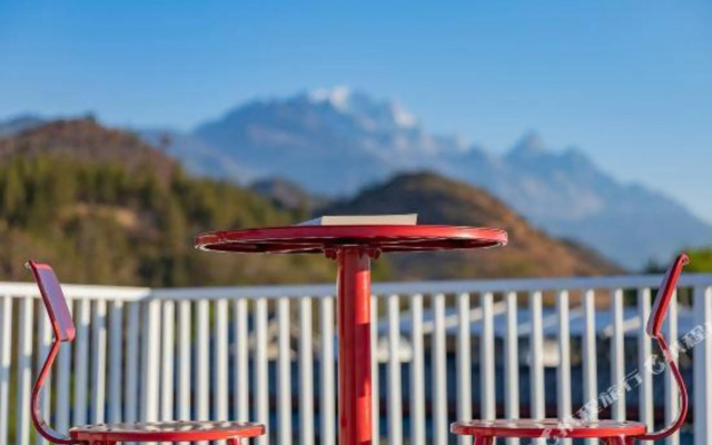 Manshan Caotang Snow Mountain Viewing Boutique Inn