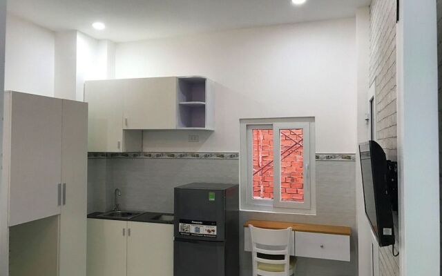 Smiley Apartment 9