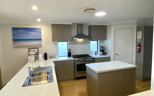 Baudins Bed & Breakfast - Adults Only