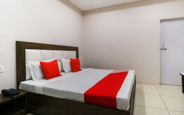 OYO 46349 Malaya House