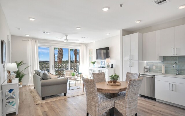 Palm Walk at Sunflower Beach