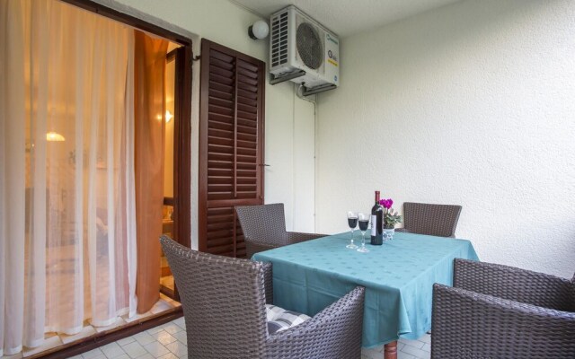 Apartment 34