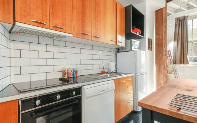 Spacious 1 Bedroom Apartment in Teneriffe, Brisbane