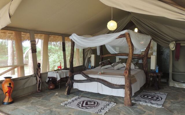 Loyk Tsavo Camp