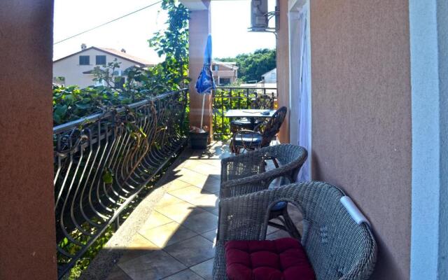 Apartment Akaju