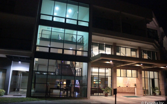 Rivermount Hotel And Resort