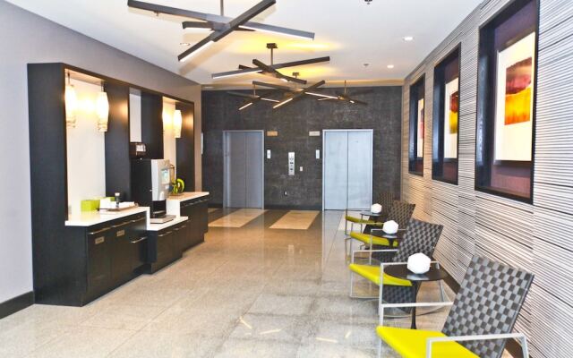 Heaven on Midtown Fully Furnished Apts