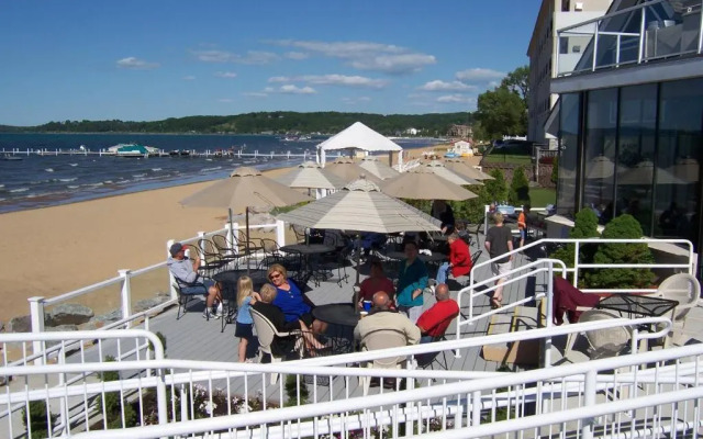 Pinestead Reef Resort