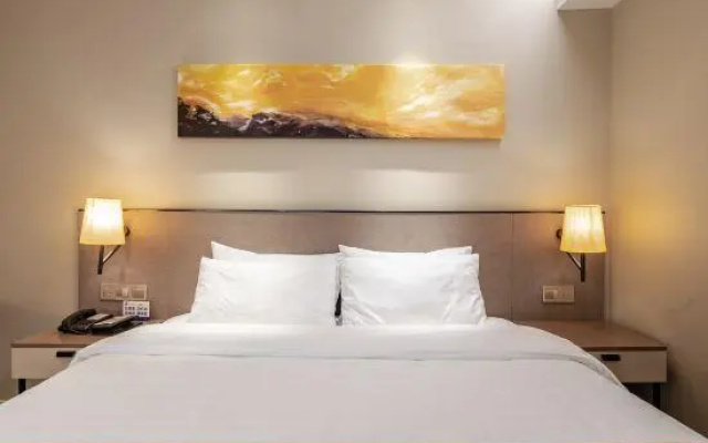 Home Inn Plus (Hangzhou Qianjiang Century City Hanghai Road)
