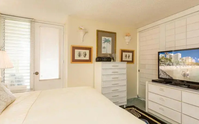 Private Vacation Rental by Aloha Waikiki Condo