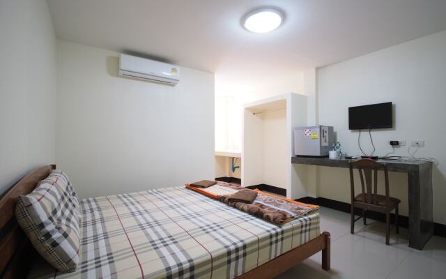 Oyo 852 Pineapple Hotel Pattaya