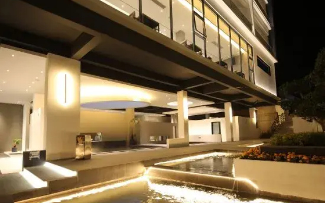 Joyeux Hotel