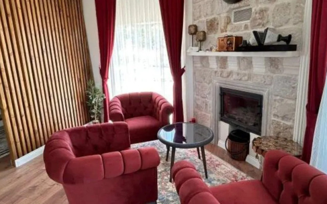 Green Valley House