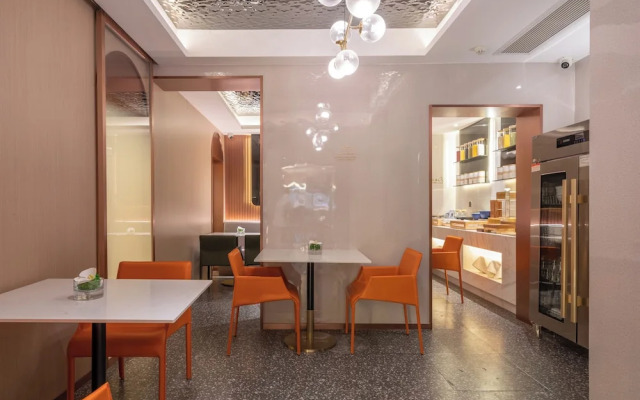 WorldHotel Quancheng Sqr Kuanholi Branch