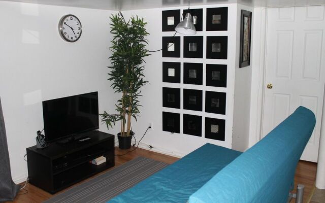 Adib Apartments - 224 Woodroffe Ave, Unit 4 (Basement)