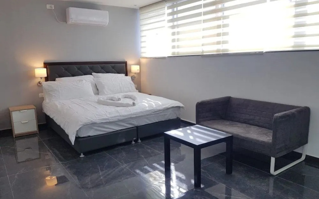 Lago Suites Hotel
