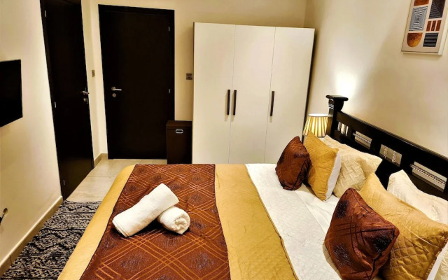 Elegant 2Bed Gem-5star Service-Pools-Gym
