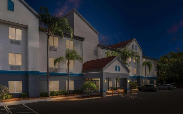 Townhouse Orlando West (ex.Red Roof Inn Orlando West - Ocoee)