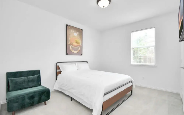Lux Galleria Home-5BR Roof Deck