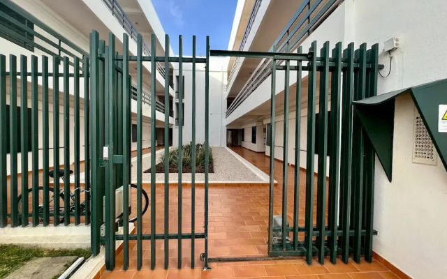 Vilamoura Central 4 With Pool by Homing