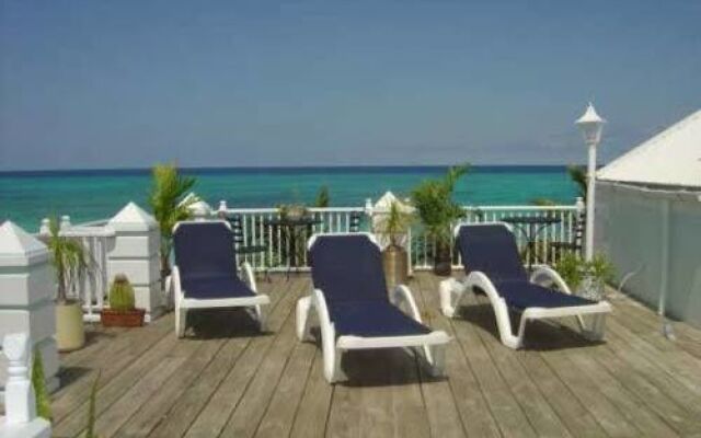 Grand Turk Inn