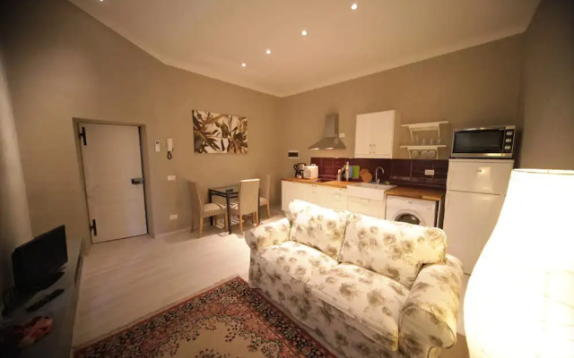 Short Walk to The Duomo Cozy 1BD Apt